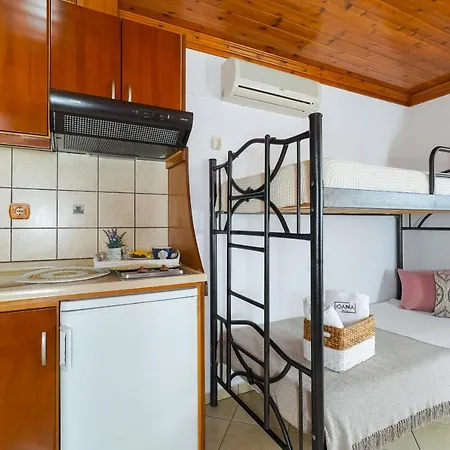 Ioanna Apartment Potos