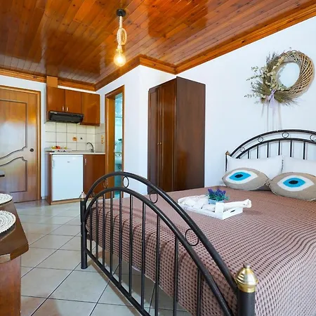 Ioanna Apartment Potos